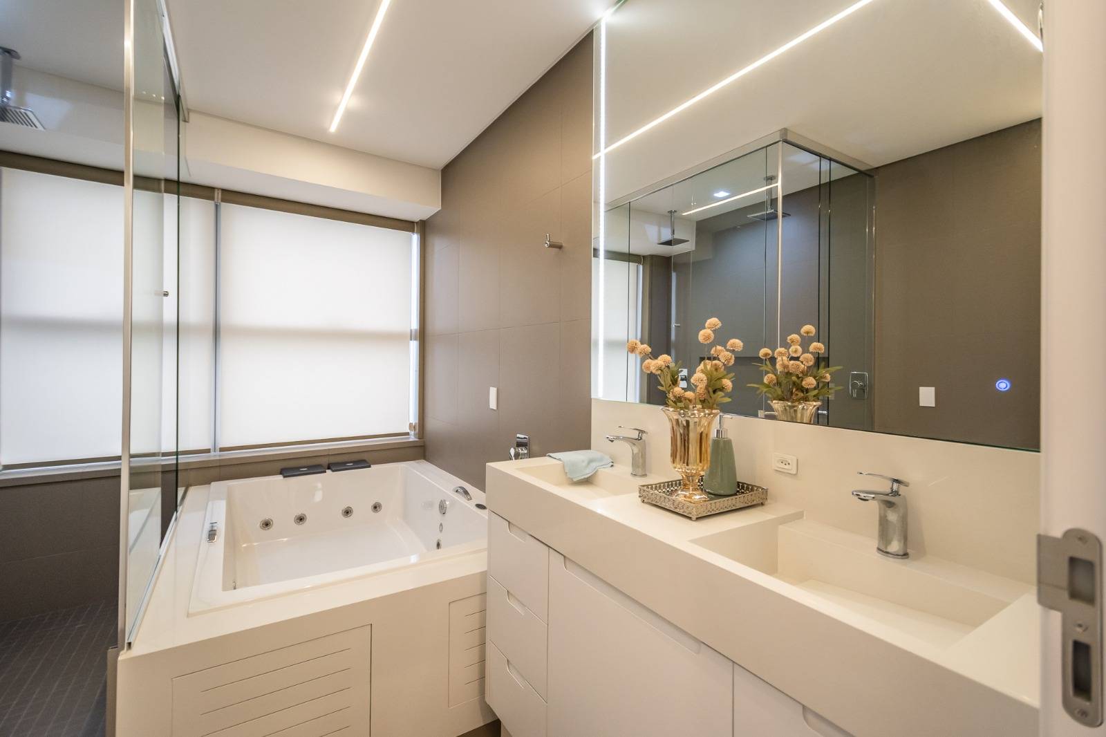 Yachthouse Residence - Andar Alto