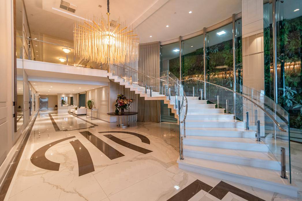 Epic Tower - Andar Alto