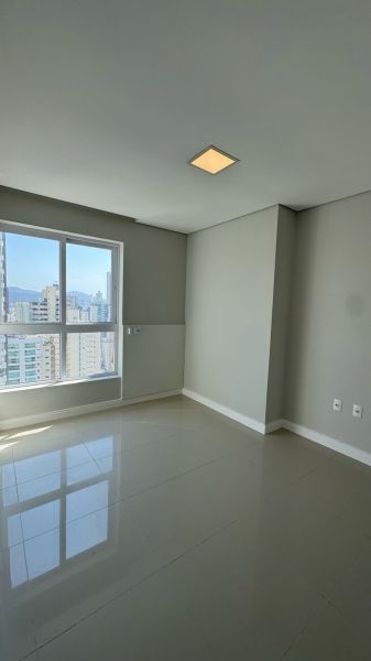 3 Suítes no Edifício Edgar Werner - Balneário Camboriú