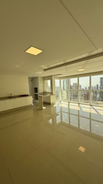 3 Suítes no Edifício Edgar Werner - Balneário Camboriú