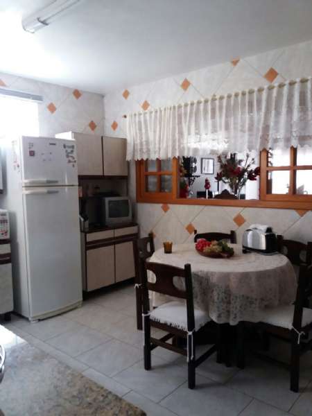 Casa 3 quartos  no bairro Laranjal