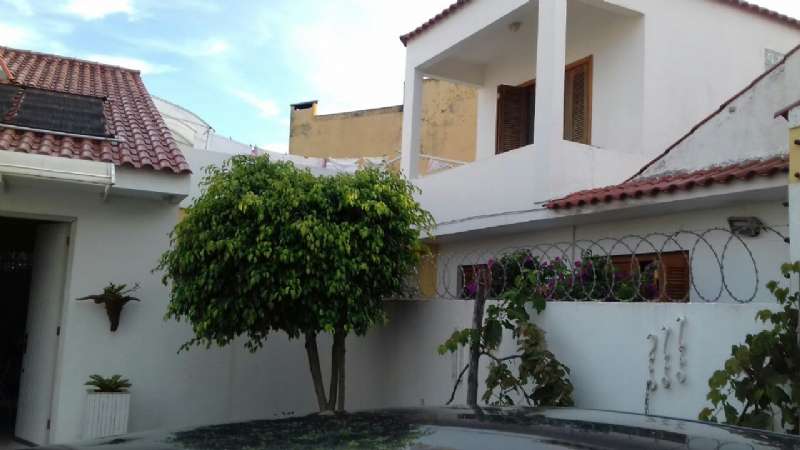 Casa 3 quartos  no bairro Laranjal
