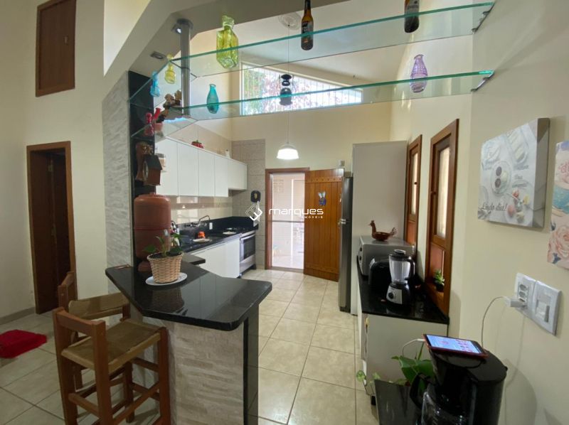 Casa 3 quartos  no bairro Laranjal