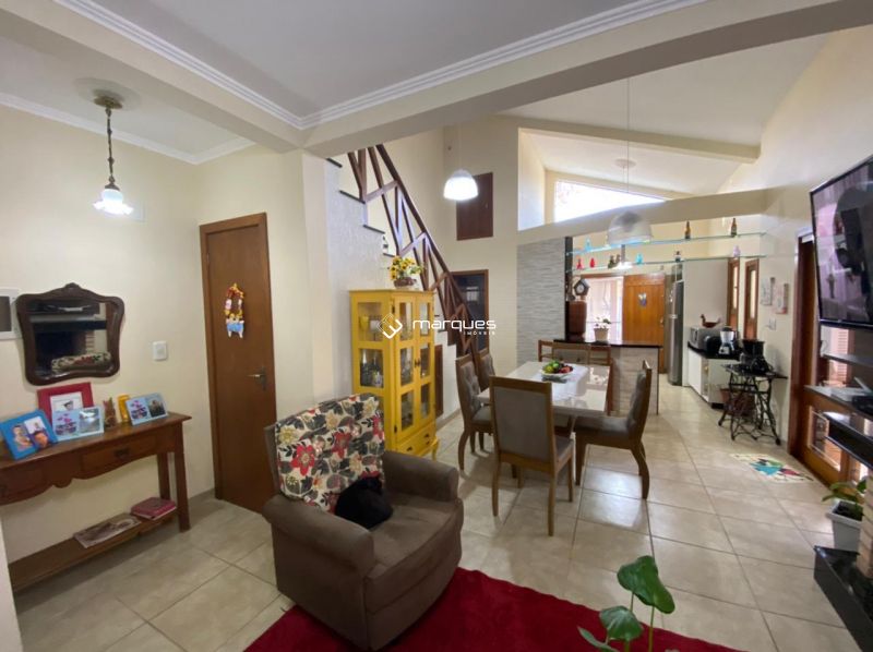 Casa 3 quartos  no bairro Laranjal