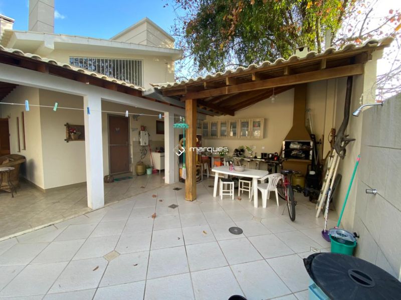 Casa 3 quartos  no bairro Laranjal