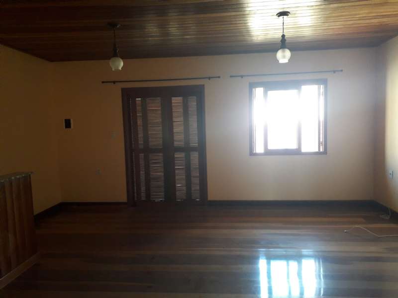 Casa 4 quartos  no bairro Centro