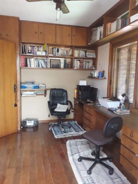 Sobrado 4 quartos  no bairro Três Vendas