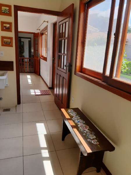 Sobrado 5 quartos  no bairro Laranjal