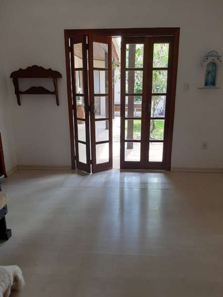 Sobrado 5 quartos  no bairro Laranjal