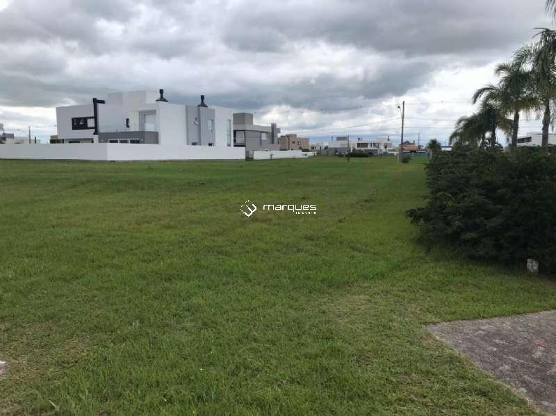 Terreno no bairro Laranjal