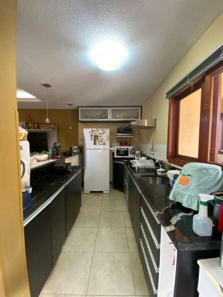 Casa 3 quartos  no bairro Laranjal