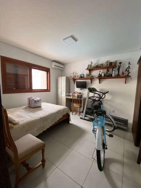 Casa 3 quartos  no bairro Laranjal