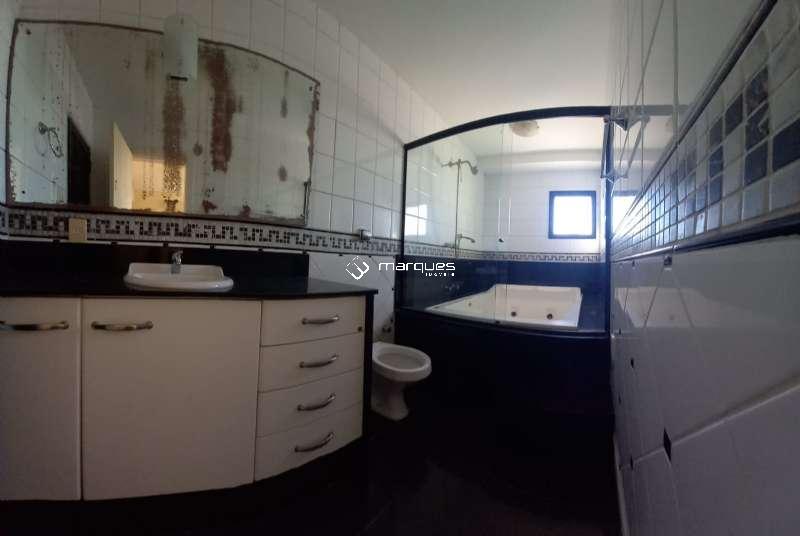 Apartamento 3 quartos  no bairro Centro