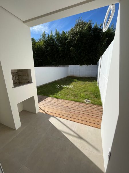 Casa 3 quartos  no bairro Laranjal