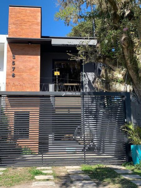 Sobrado 3 quartos  no bairro Laranjal