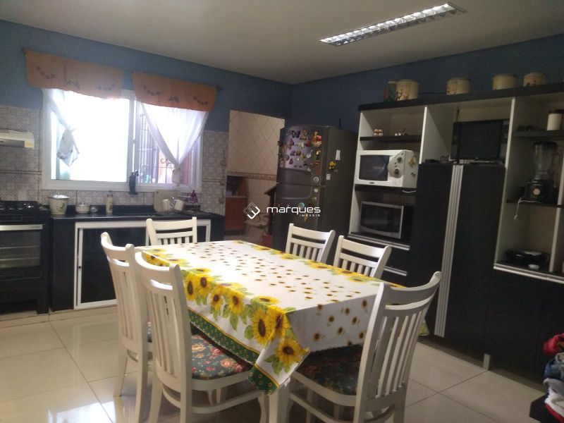 Casa 4 quartos  no bairro Umuharama