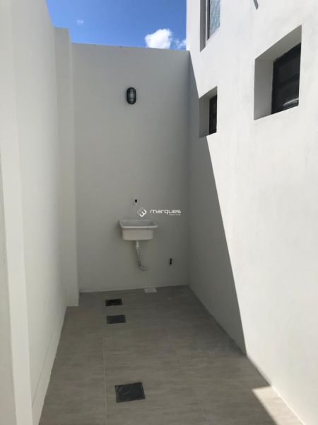 Prédio Comercial no bairro Areal