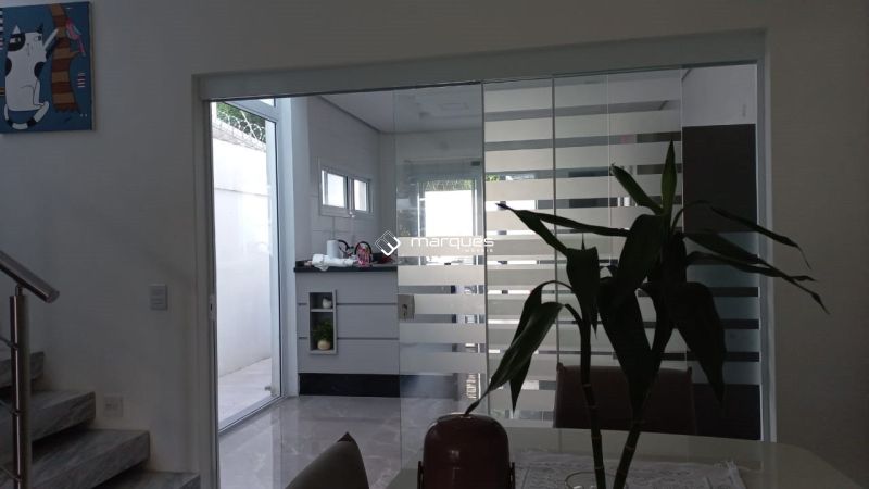 Sobrado 3 quartos  no bairro Laranjal