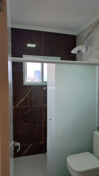 Sobrado 3 quartos  no bairro Laranjal