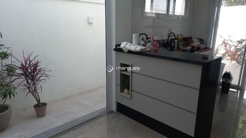 Sobrado 3 quartos  no bairro Laranjal
