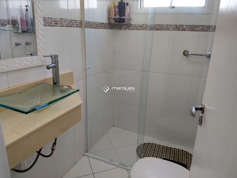 Prédio Comercial no bairro Areal
