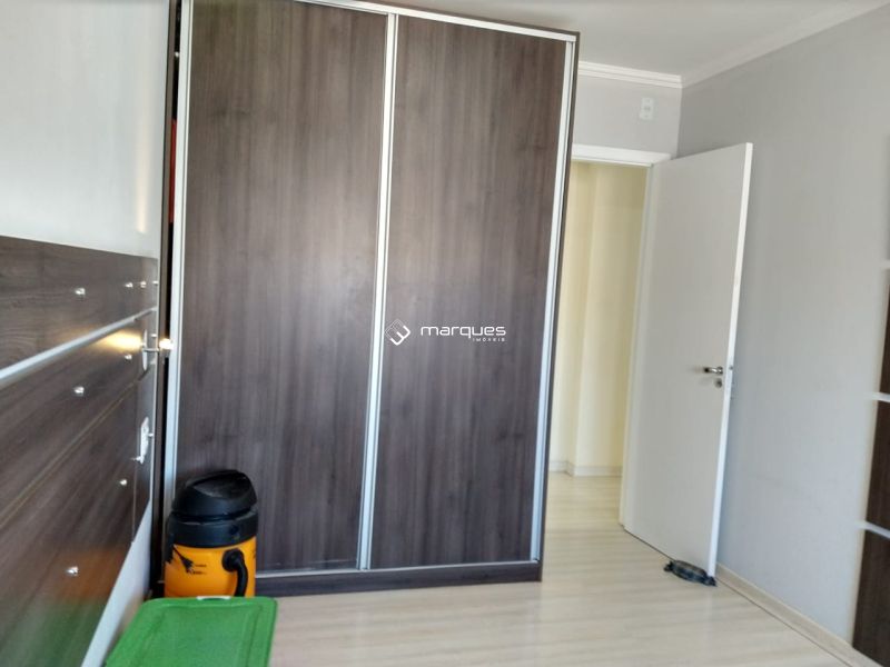 Prédio Comercial no bairro Areal