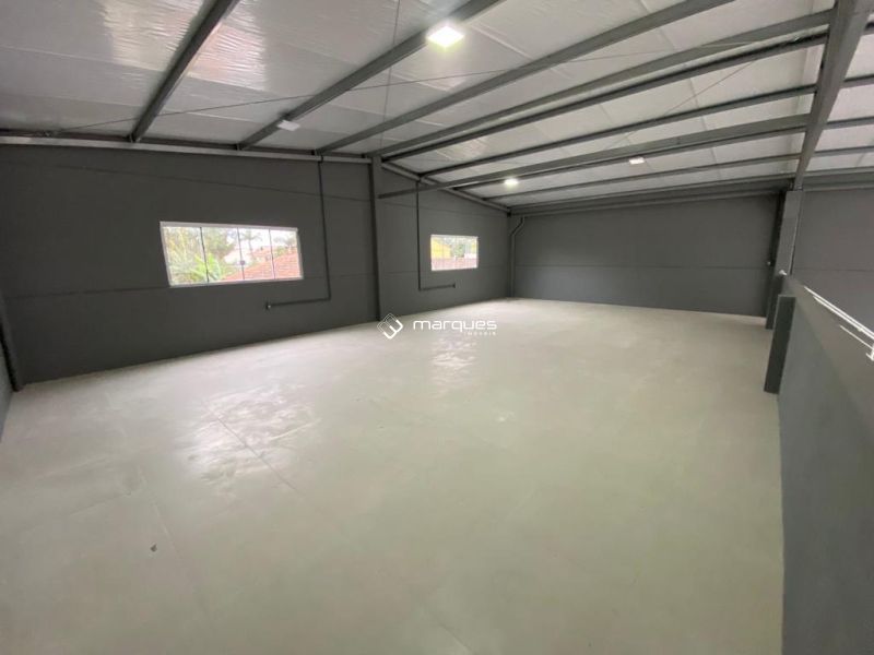 Prédio Comercial no bairro Laranjal