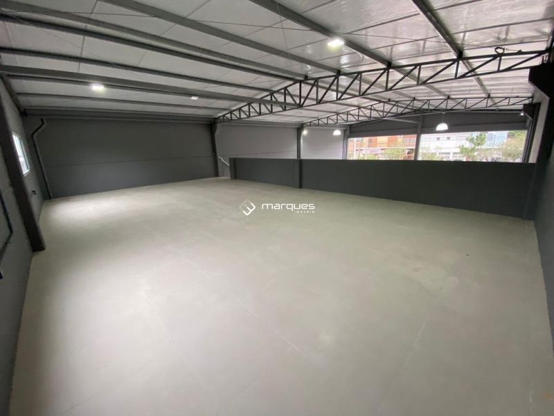 Prédio Comercial no bairro Laranjal