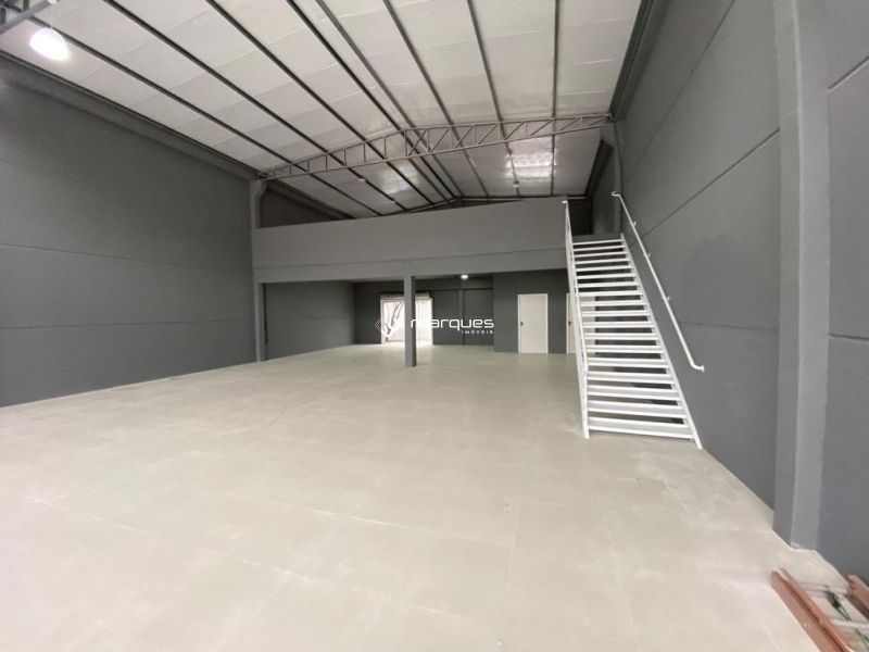 Prédio Comercial no bairro Laranjal
