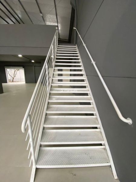 Prédio Comercial no bairro Laranjal