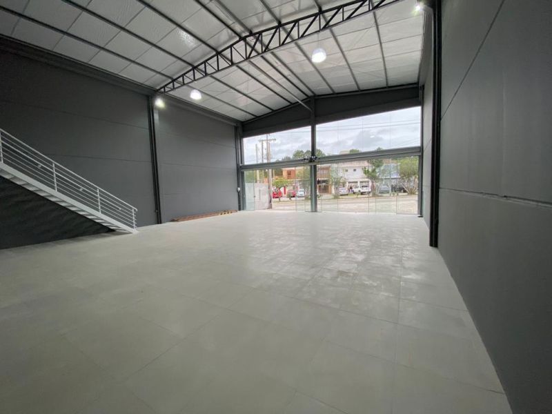 Prédio Comercial no bairro Laranjal