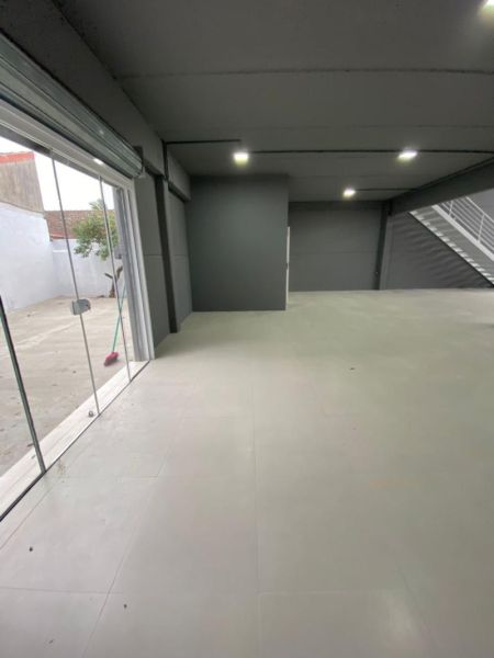 Prédio Comercial no bairro Laranjal