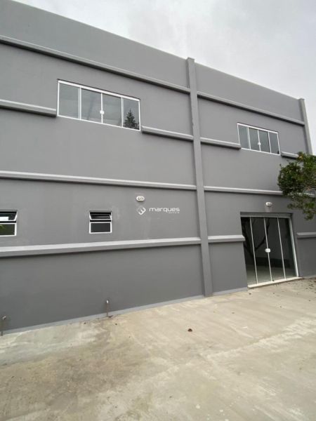 Prédio Comercial no bairro Laranjal