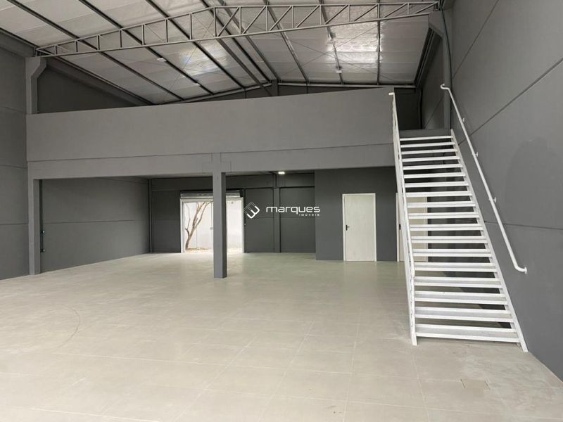 Prédio Comercial no bairro Laranjal