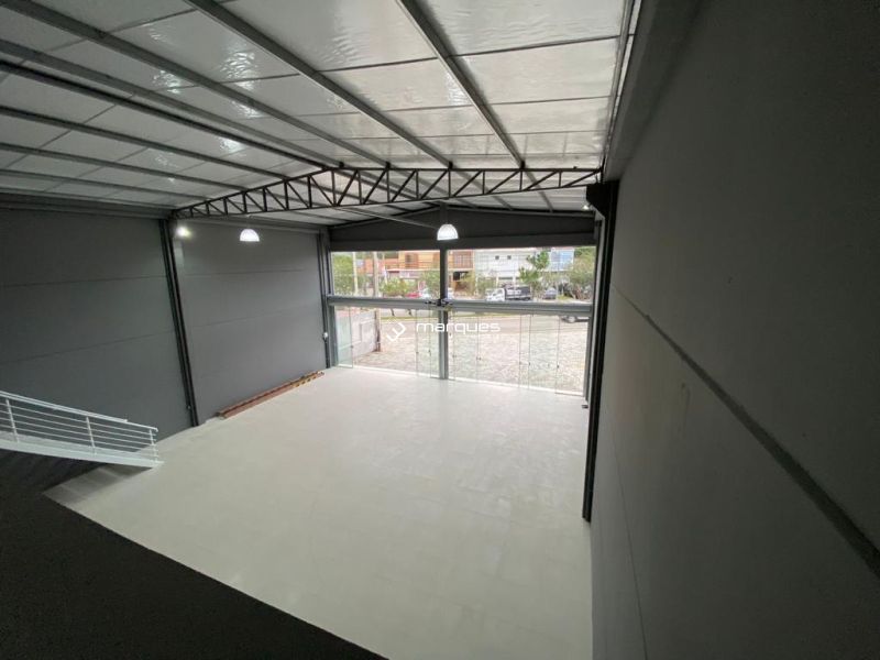 Prédio Comercial no bairro Laranjal