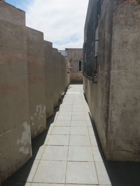Casa 2 quartos  no bairro Centro