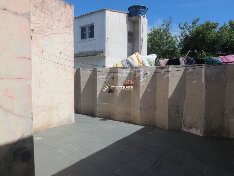 Casa 2 quartos  no bairro Centro