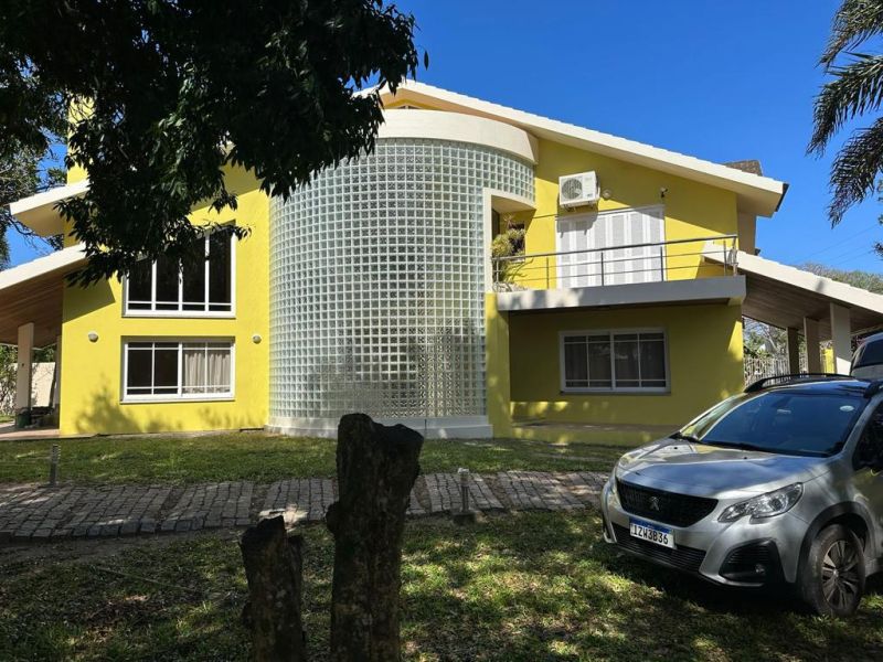 Casa 4 quartos  no bairro Laranjal