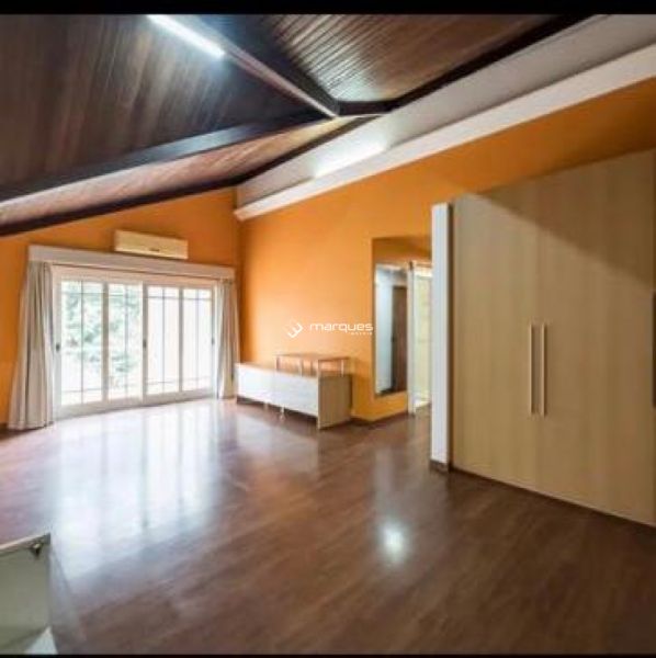 Casa 4 quartos  no bairro Laranjal