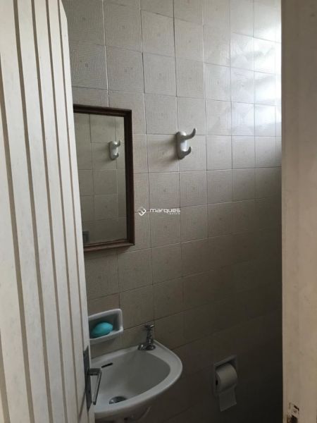 Sobrado 4 quartos  no bairro Centro