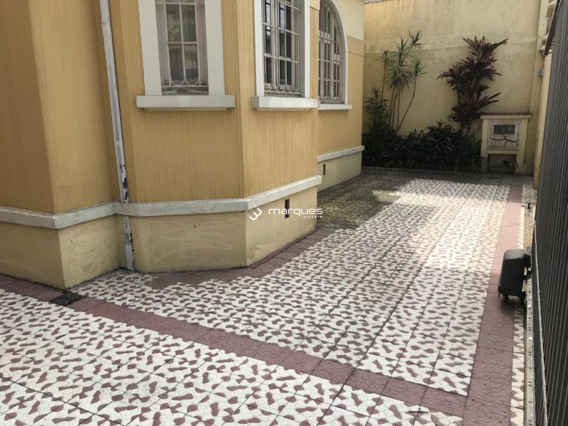 Sobrado 4 quartos  no bairro Centro