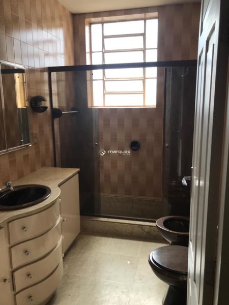 Sobrado 4 quartos  no bairro Centro