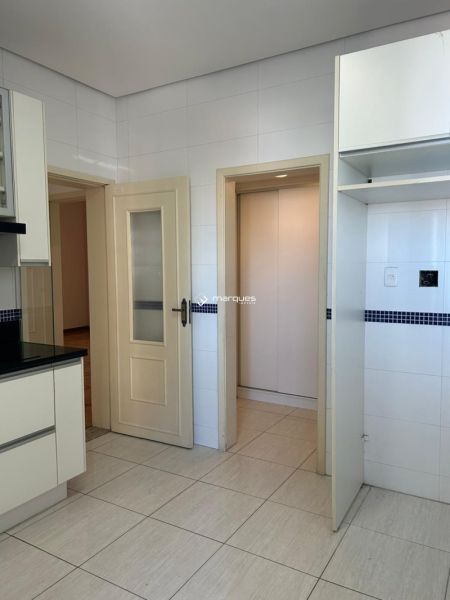 Apartamento 3 quartos  no bairro Centro