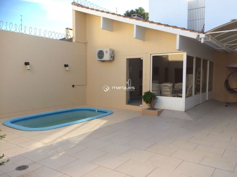 Casa 3 quartos  no bairro Laranjal