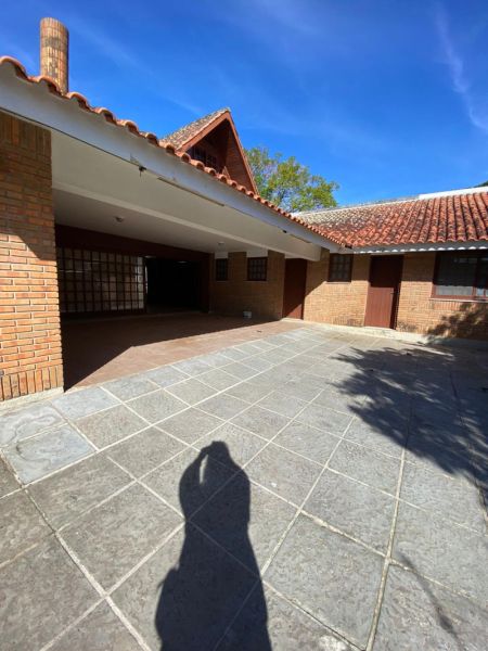 Sobrado 4 quartos  no bairro Laranjal
