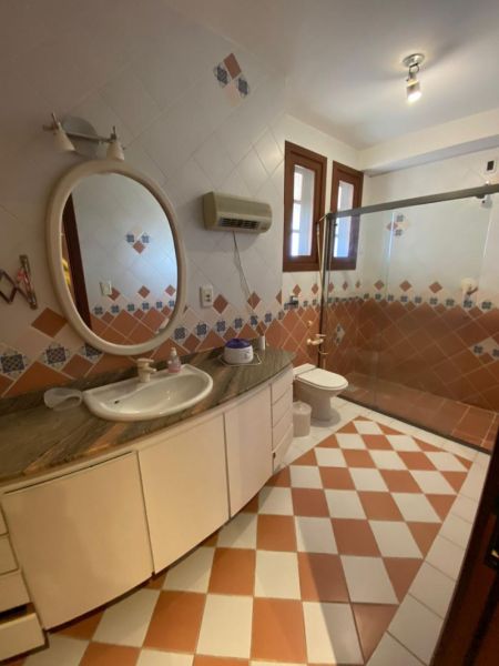 Sobrado 4 quartos  no bairro Laranjal