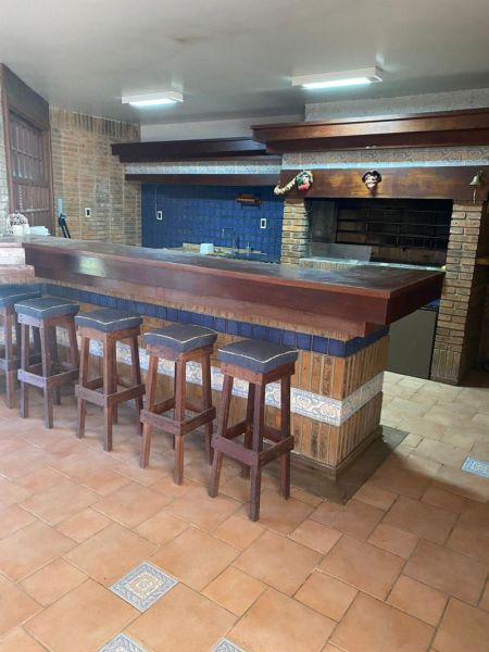 Sobrado 4 quartos  no bairro Laranjal