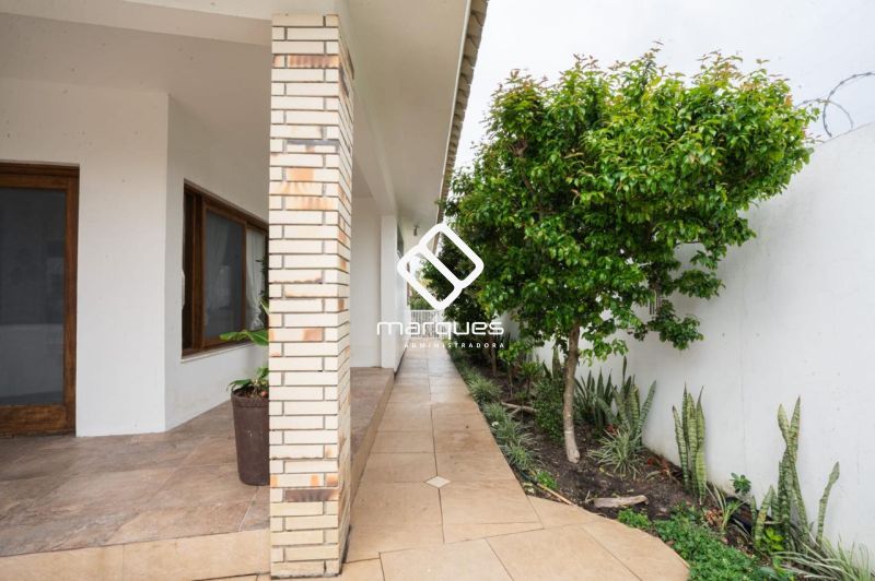 Casa 5 quartos  no bairro Laranjal