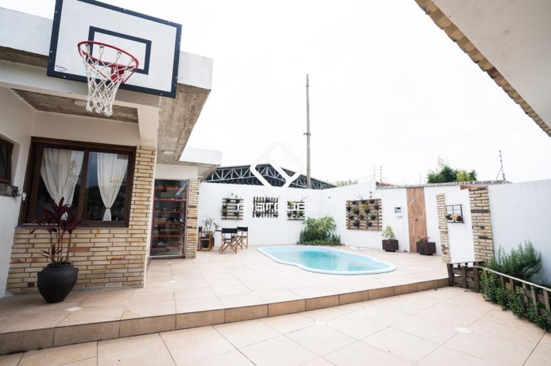 Casa 5 quartos  no bairro Laranjal