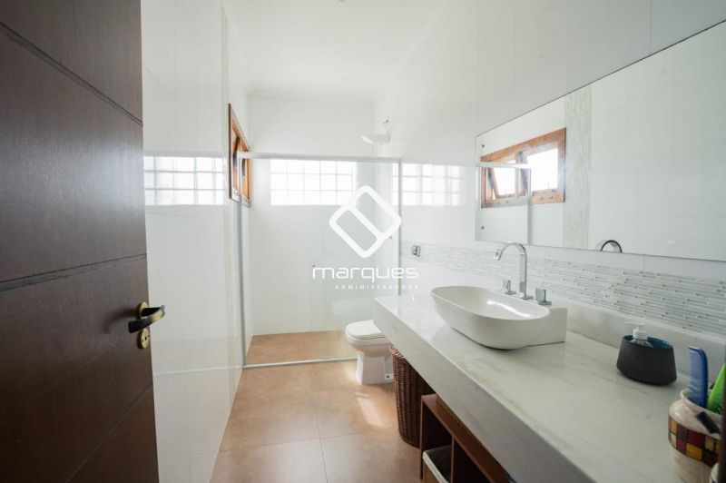 Casa 5 quartos  no bairro Laranjal
